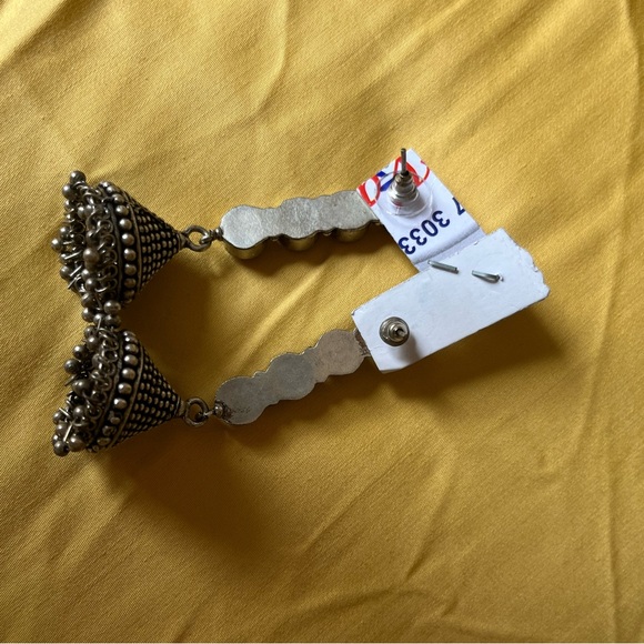 2 for 1! Authentic Indian jeweled and peacock 🦚 motif jhumka earrings - Picture 7 of 13